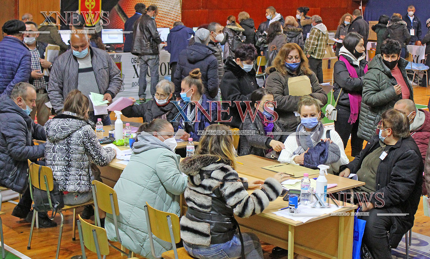 При 40% обработени протоколи: "Продължаваме промяната" и Радев водят в Хасковско