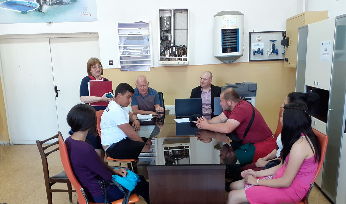 Учениците от ПГТАТ „Н.Й.Вапцаров“ се обучават на предприемачески умения