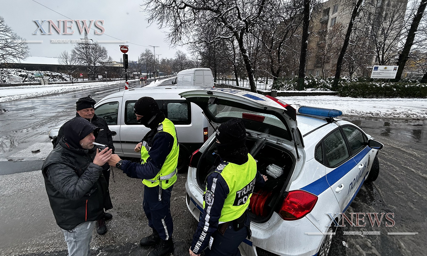 Катастрофа затрудни движението на възлово кръстовище в Хасково Катастрофа затрудни движението на възлово кръстовище в Хасково