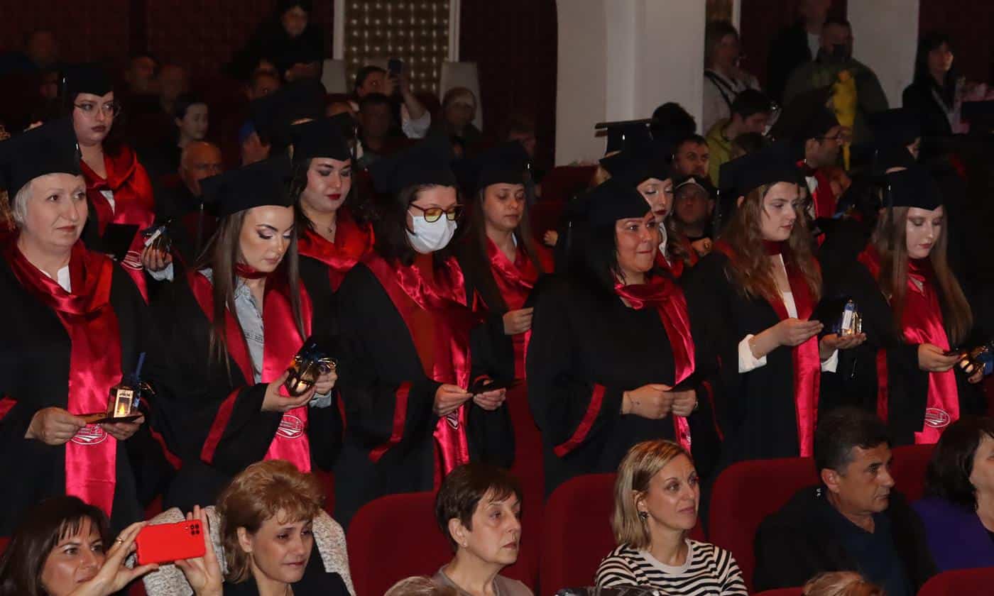 Връчиха дипломите на 50 абсолвенти във Филиал Хасково на Тракийския университет