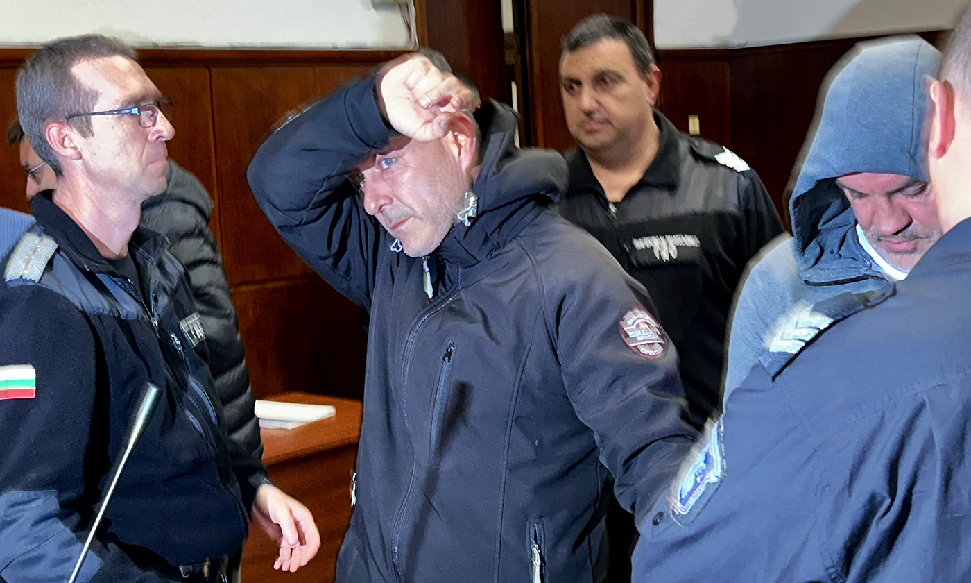 Задържаните с 27 кг дрога в Клокотница остават в ареста (ВИДЕО) Задържаните с 27 кг дрога в Клокотница остават в ареста (ВИДЕО)