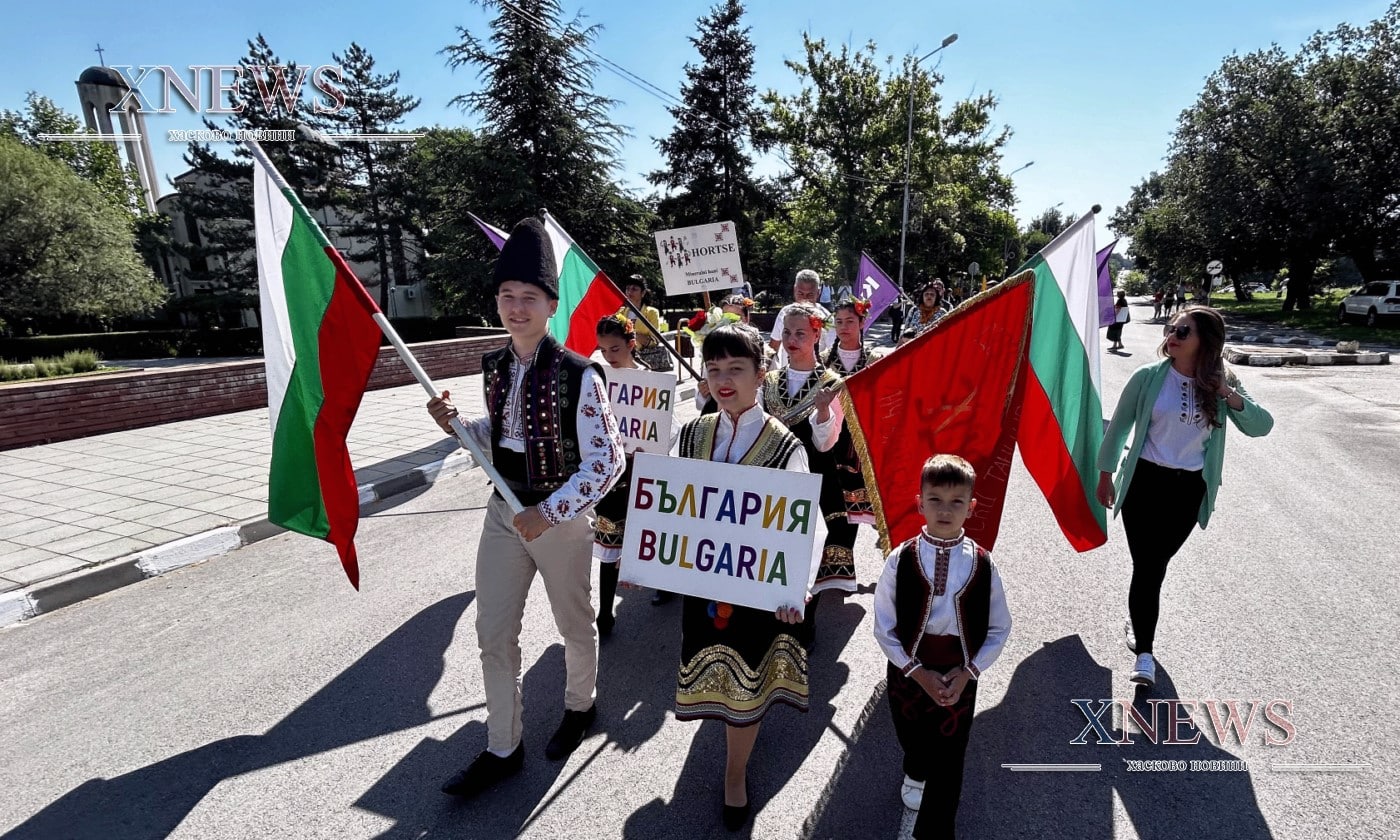 Мими Иванова откри етно фестивала в Минерални бани с "15 лалета" Мими Иванова откри етно фестивала в Минерални бани с "15 лалета"