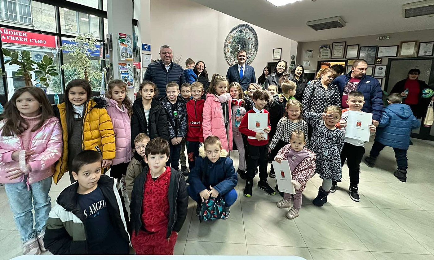 Наградиха победителите във фотоконкурса "Моето любимо животно в зоокът Кенана"