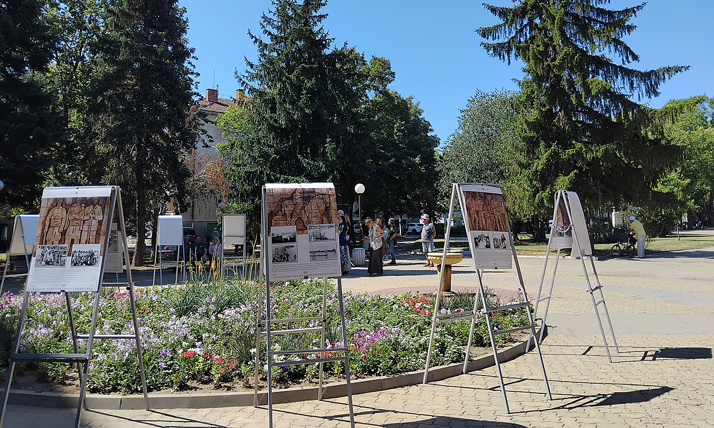 Представиха новия календар на Община Димитровград от древността до съвремието Представиха новия календар на Община Димитровград от древността до съвремието