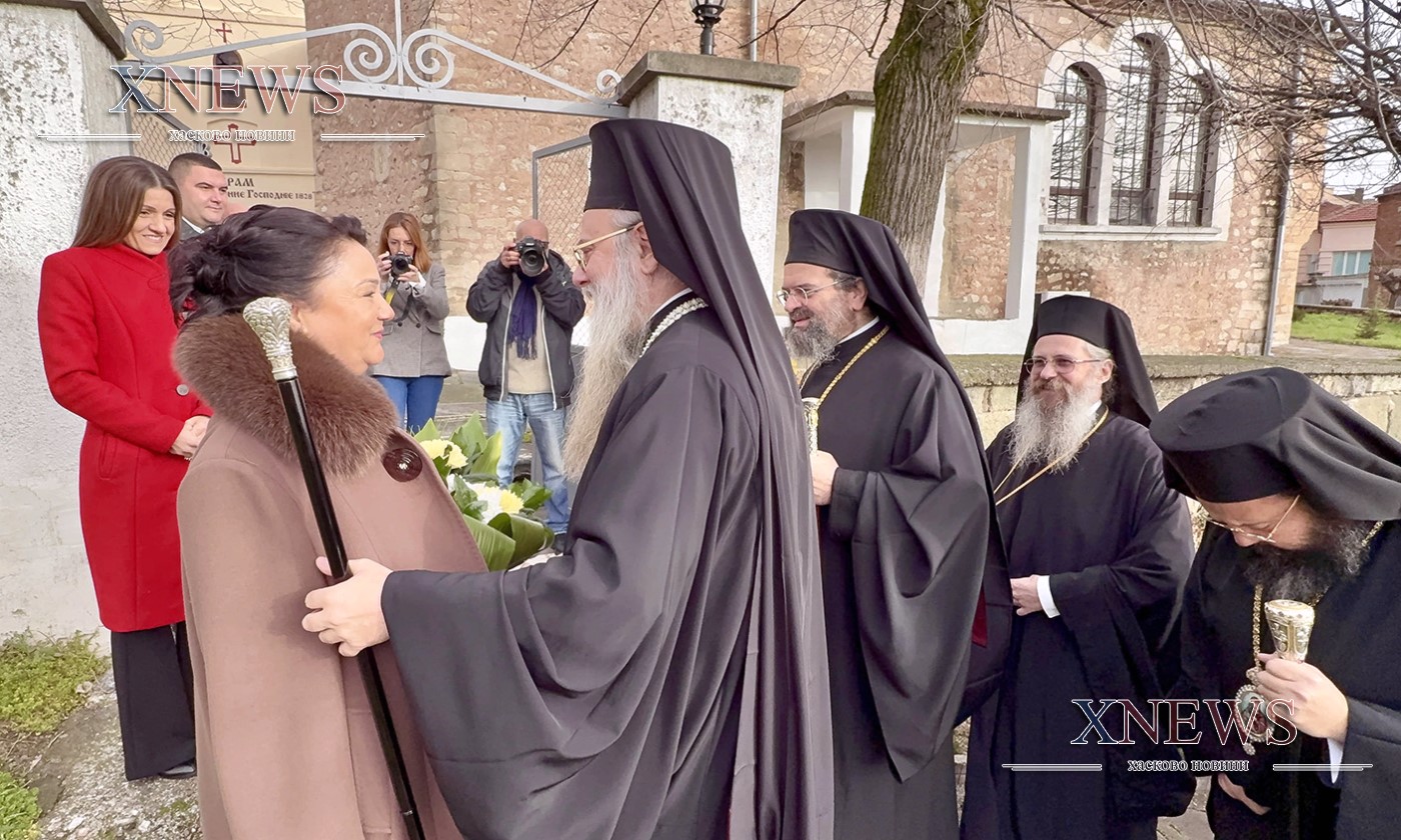 Храмът в Ивайловград отесня за Светата литургия на митрополит Николай(ВИДЕО) Храмът в Ивайловград отесня за Светата литургия на митрополит Николай(ВИДЕО)