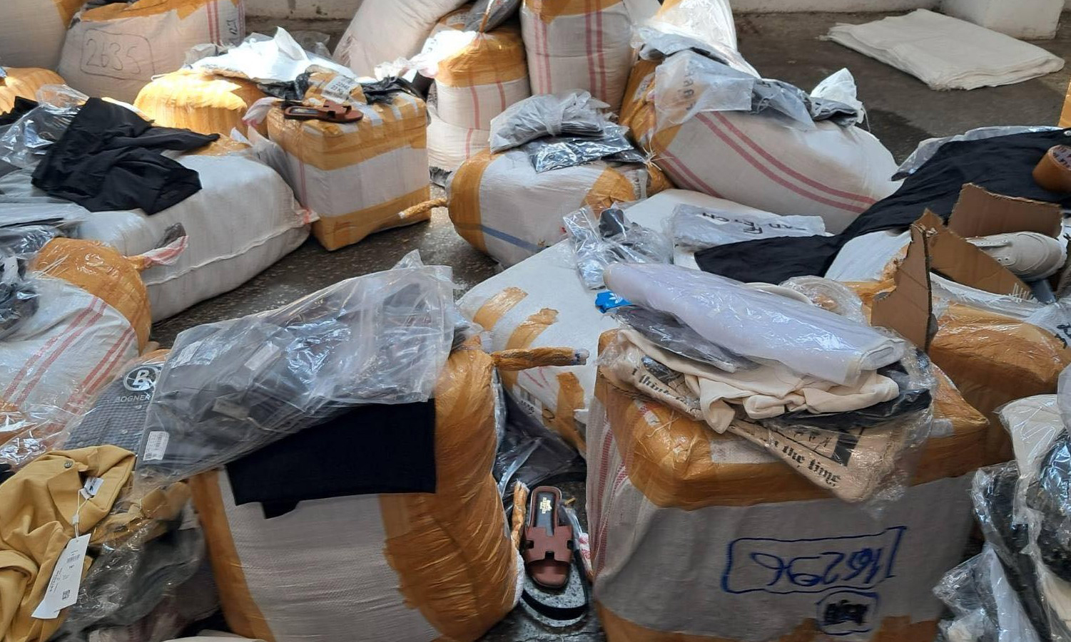 Над 13 000 „маркови“ стоки задържаха на Капитан Андреево Над 13 000 „маркови“ стоки задържаха на Капитан Андреево