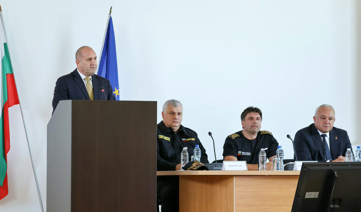 Радев: МВР трябва да гарантира свободния вот