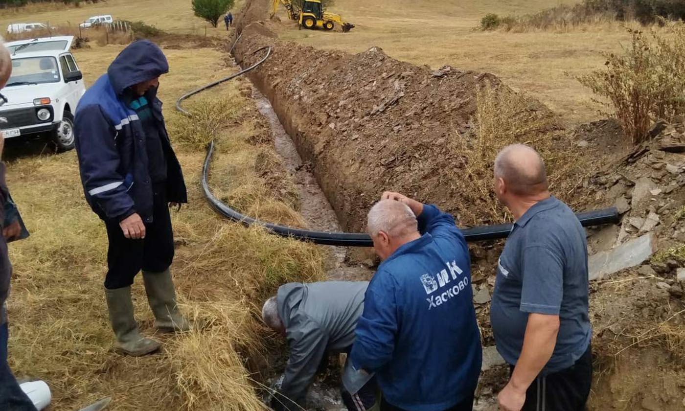 ВиК подмени аварийно част от водопровод към село Покрован