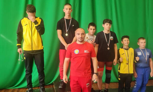 Злато, сребро и бронз за борците на „Ангел войвода“ на турнир в Стара Загора