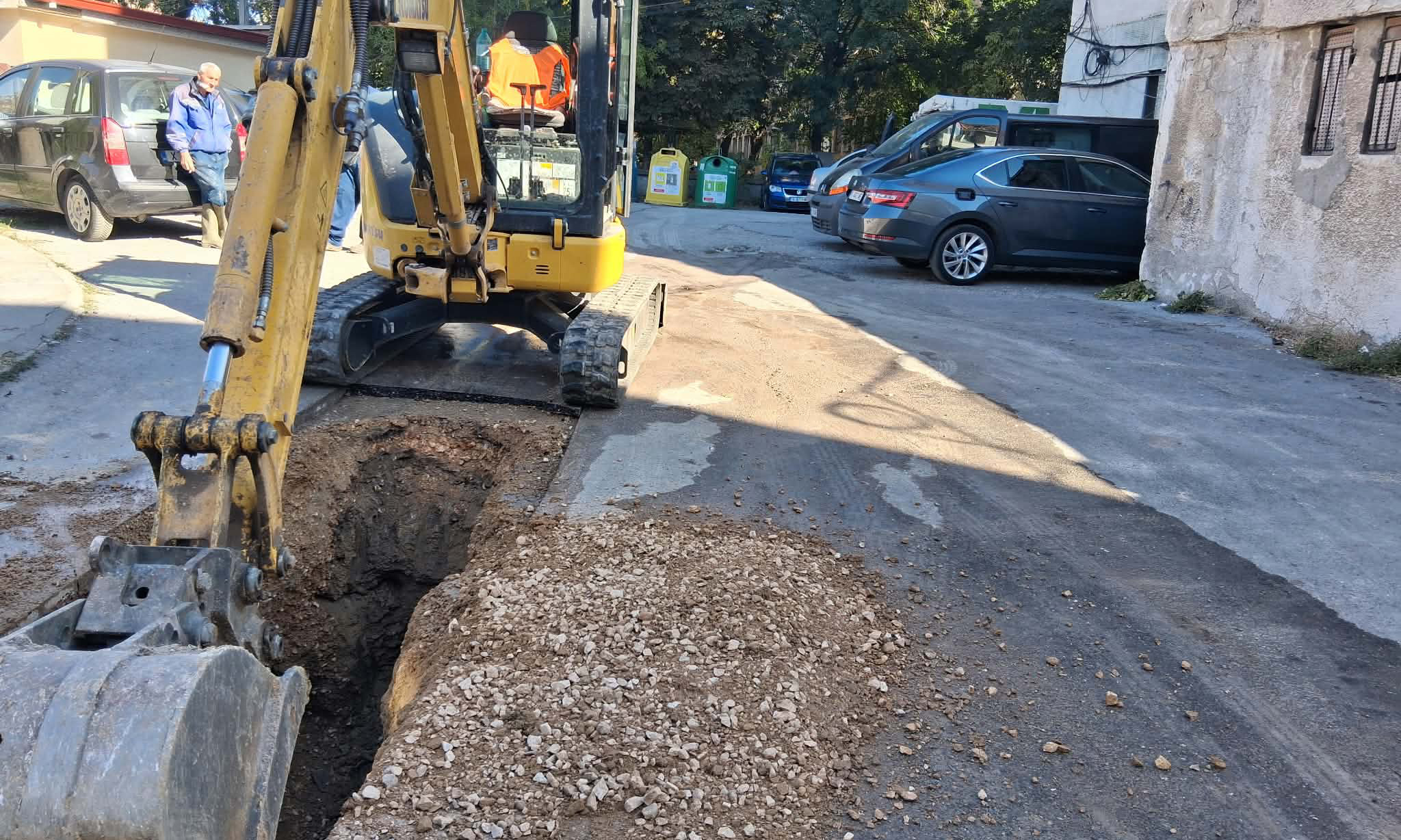 Авария остави без вода централни квартали в Хасково, аварийно се подменя бетонна тръба