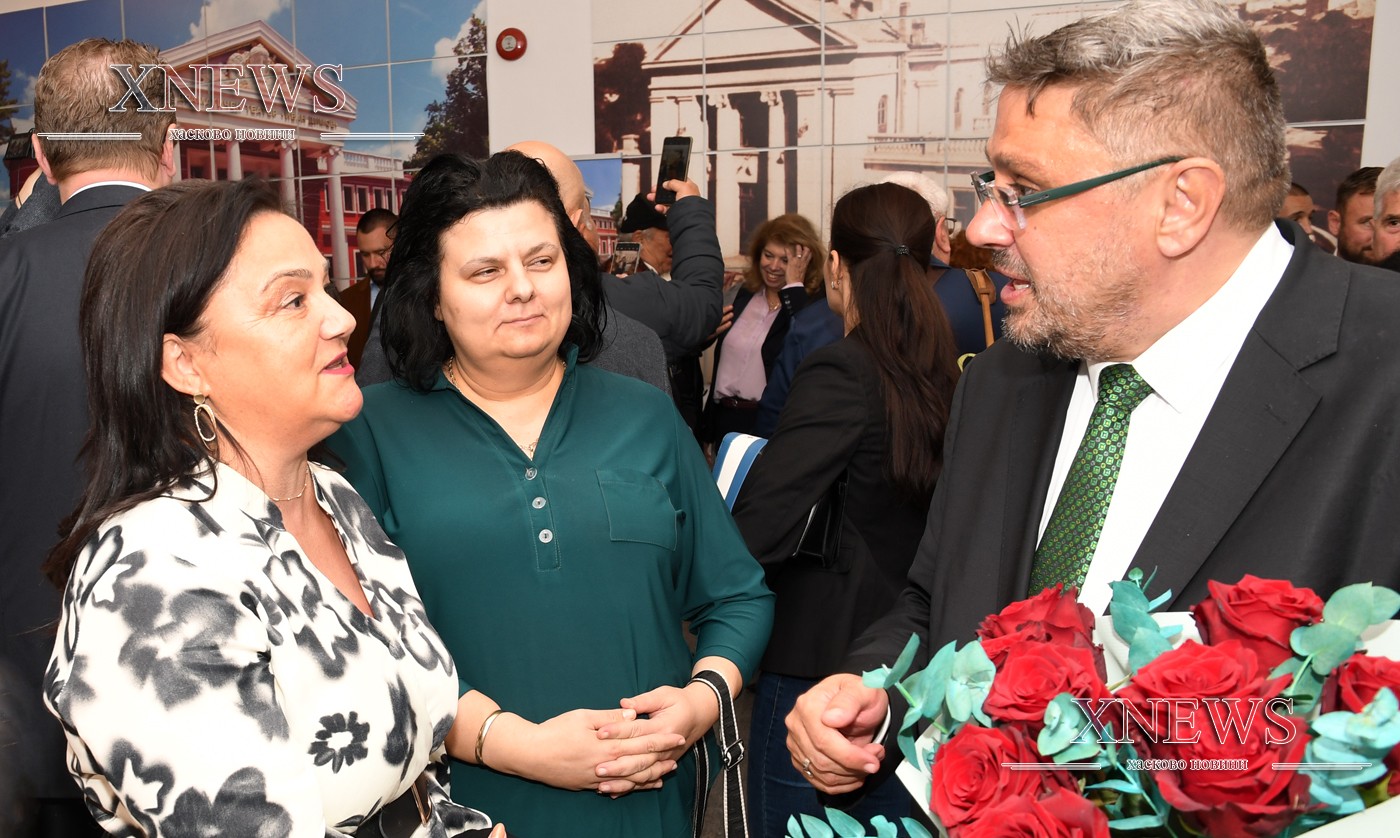 Илияна Йотова от Хасково: Най-ценно в политиката е доверието на хората – то не изисква, а се заслужава Илияна Йотова от Хасково: Най-ценно в политиката е доверието на хората – то не изисква, а се заслужава