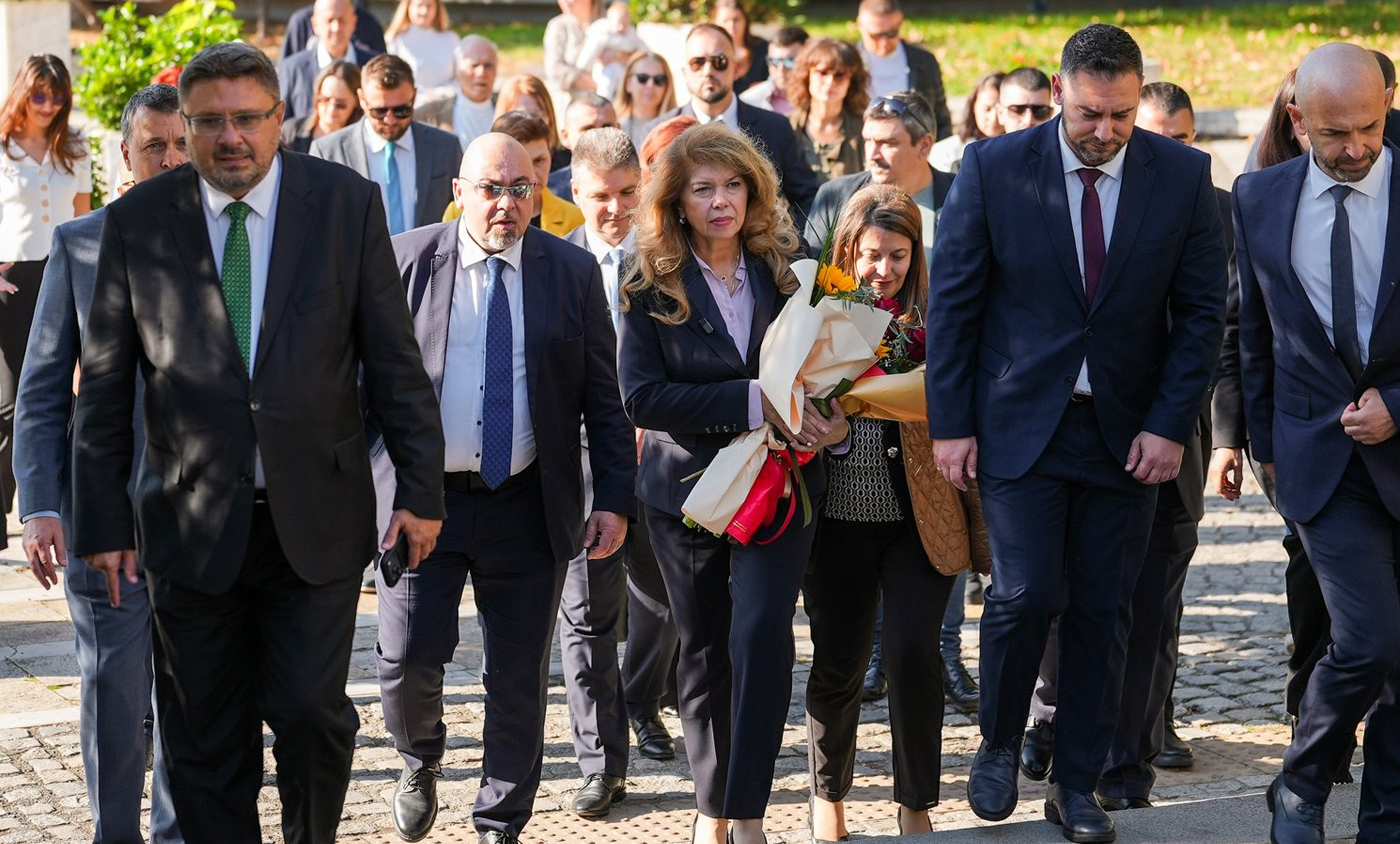 Илияна Йотова: Искаме България да е сред най-бързо проспериращите страни в Европа Илияна Йотова: Искаме България да е сред най-бързо проспериращите страни в Европа